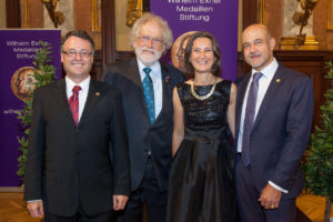 Thomas Jennewein, Anton Zeilinger, Birgit Weihs-Dopfer, Gregor Weihs