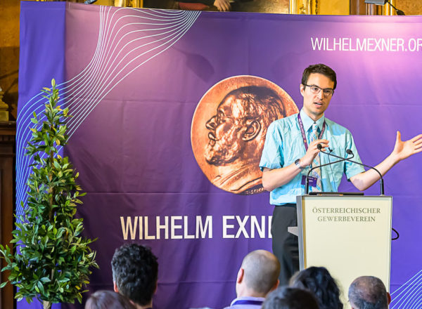Jakob Smith: Crystals and gases unite to save energy