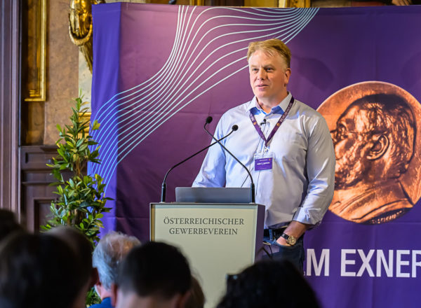 Daniel G. Anderson, Laureate Lecture: Smart Materials for Medical Devices and the Delivery of Cells, RNA and Genome Editors