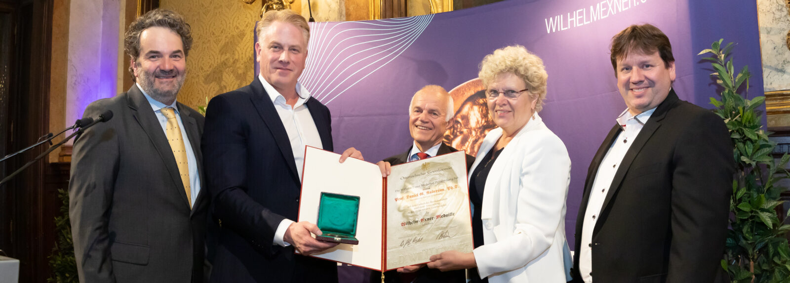 Stefan Radel, president | Daniel G. Anderson, laureat | Heinz Redl, laudator | Sabine Seidler, president scientific board | Peter Lieber, president OGV